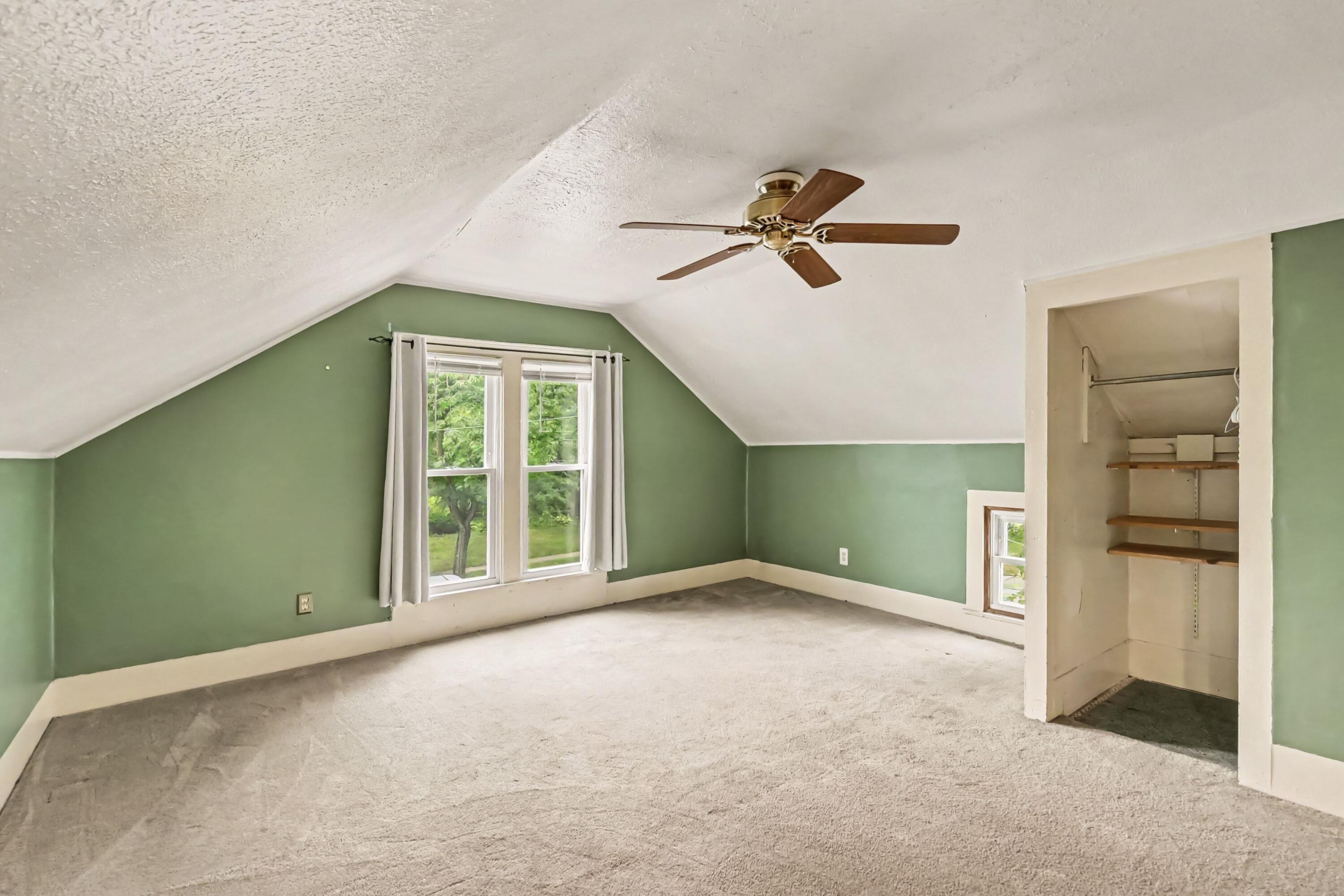 310 Fleming Street Howell, MI 48843 - Photo 13 of 24 019_file_4814