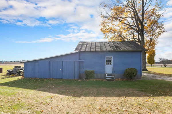 $245,000 | 55637 Bennett Road, Leonidas, MI 49066