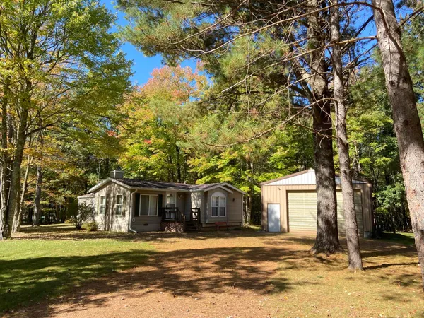 $210,000 | W13924 Lewis Lane, Silver Cliff, WI 54104
