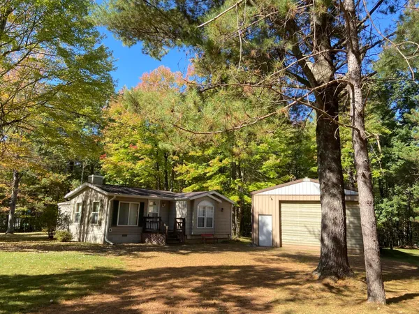 $210,000 | W13924 Lewis Lane, Silver Cliff, WI 54104
