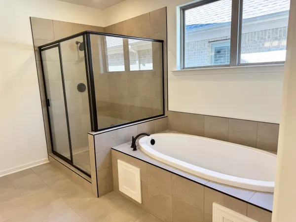 $399,900 | 360 St Andrews Drive, Oakland, TN 38060