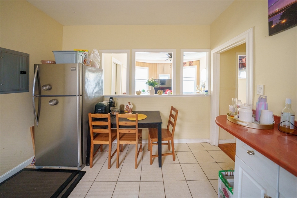 41 Derby Street, Unit 2 Somerville, MA 02145 - Photo 3 of 7