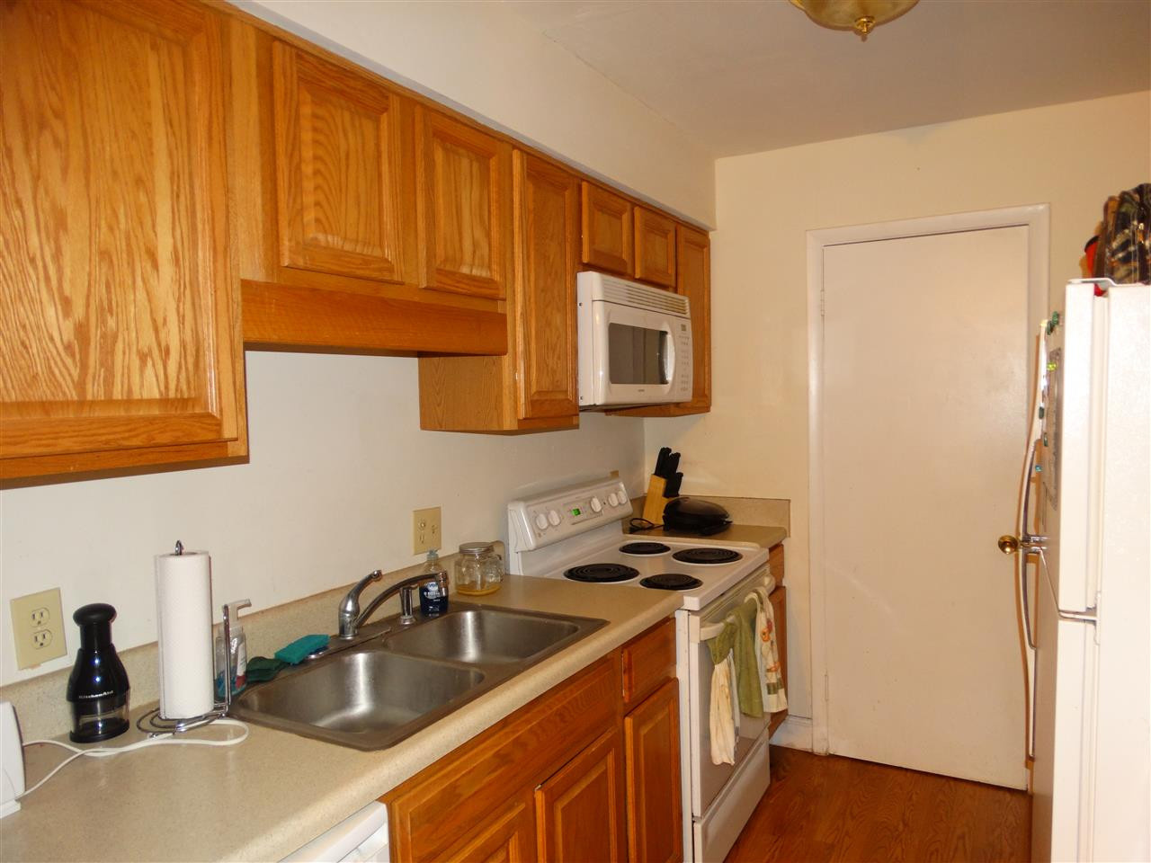 1295 Schaub Drive, Unit E Raleigh, NC 27606 - Photo 7 of 11 Photo 7