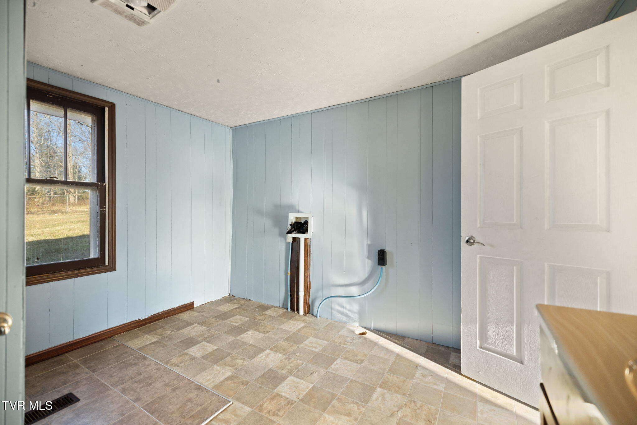 249 Childs Lane La Follette, TN 37766 - Photo 14 of 50 14