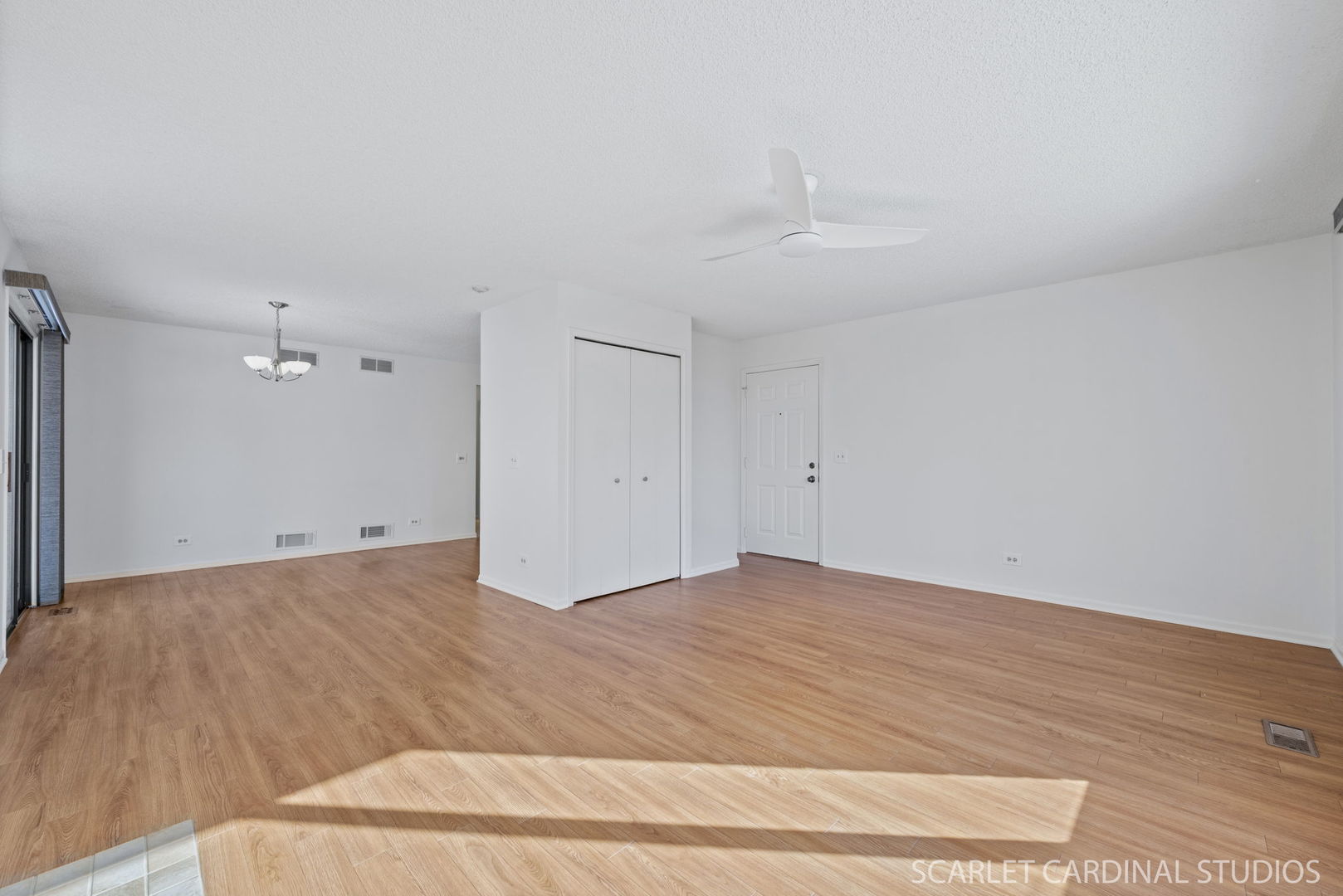 305 South Harrison Street, Unit 305 Geneva, IL 60134 - Photo 6 of 20 a view of an empty room