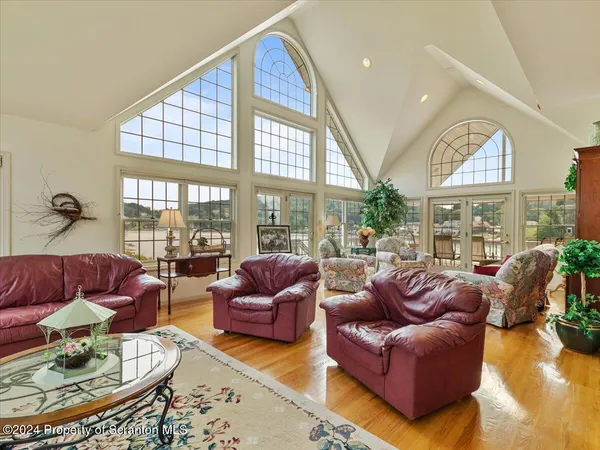 $2,145,000 | 218 Point Road, Lake Winola, PA 18419