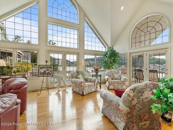 $2,145,000 | 218 Point Road, Lake Winola, PA 18419