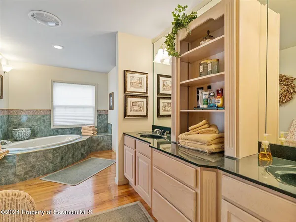 $2,145,000 | 218 Point Road, Lake Winola, PA 18419