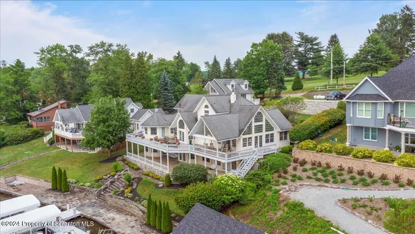 $2,145,000 | 218 Point Road, Lake Winola, PA 18419