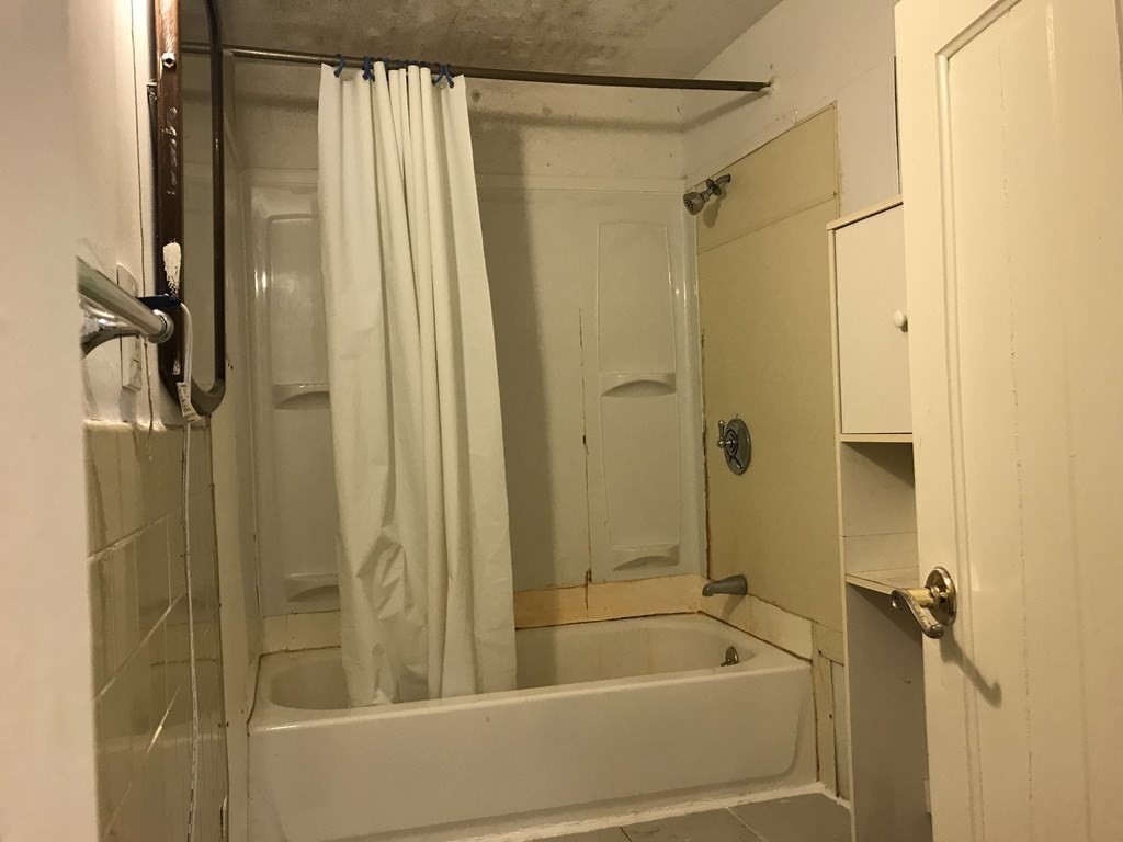 8 Lowell Street Worcester, MA 01603 - Photo 21 of 42