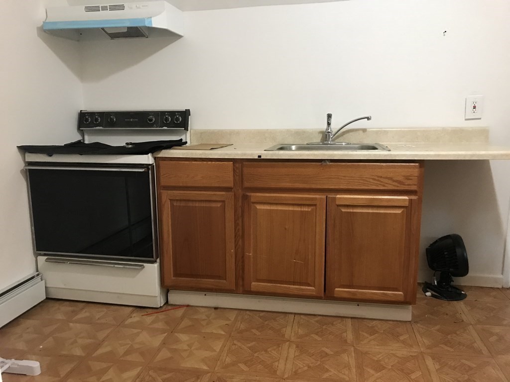 8 Lowell Street Worcester, MA 01603 - Photo 23 of 42