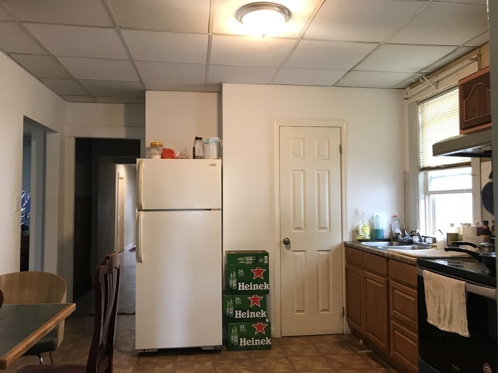 8 Lowell Street Worcester, MA 01603 - Photo 26 of 42