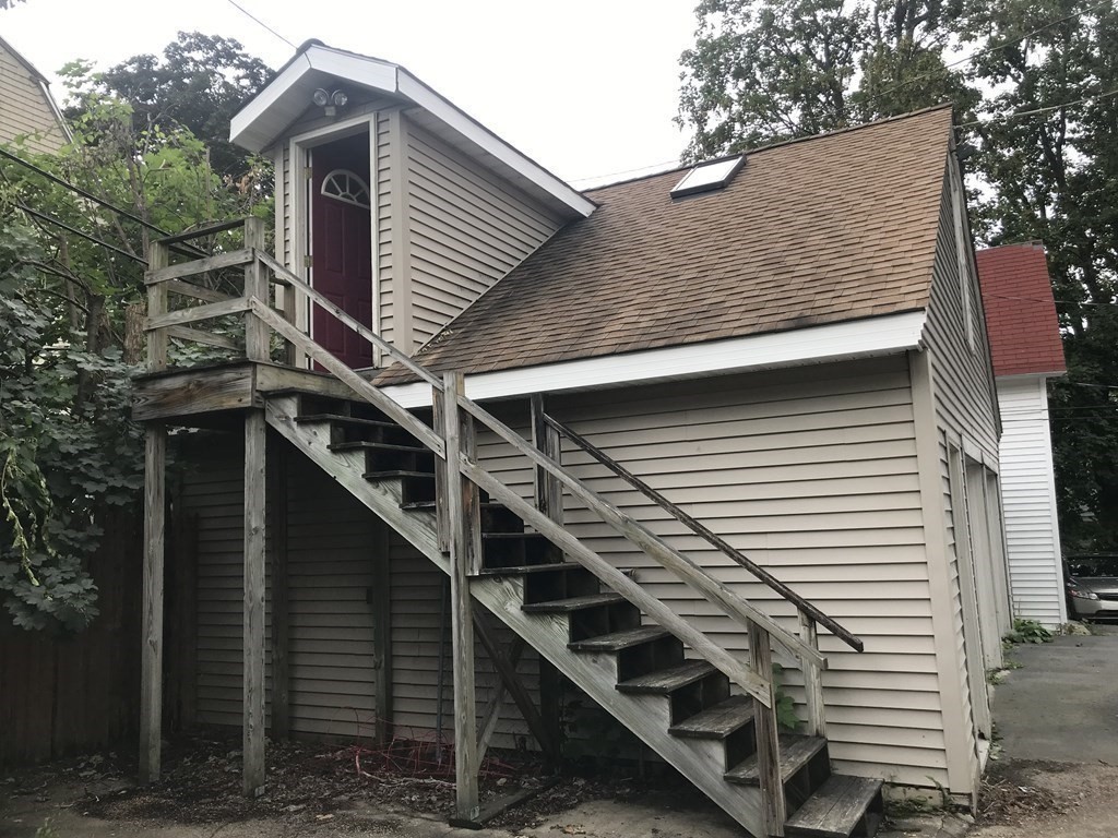 8 Lowell Street Worcester, MA 01603 - Photo 7 of 42