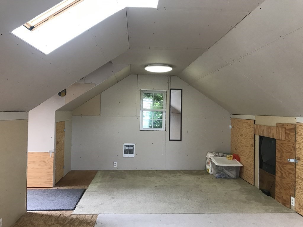 8 Lowell Street Worcester, MA 01603 - Photo 10 of 42