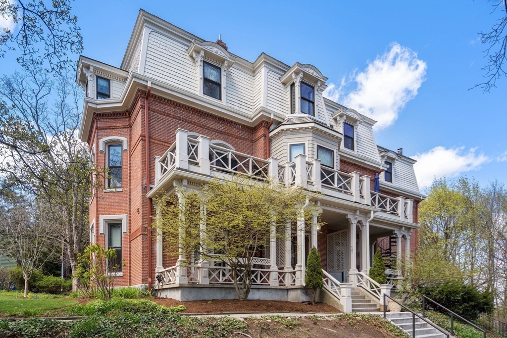 101 Summit Avenue, Unit D Brookline, MA 02446 - Photo 2 of 20