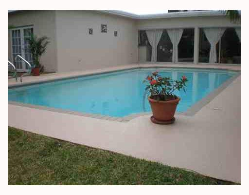 4315 Harrison Street Hollywood, FL 33021 - Photo 6 of 10