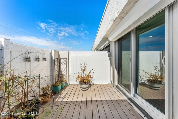 $695,000 | 2207 Atlantic Street, Unit 825, Melbourne Beach, FL 32951