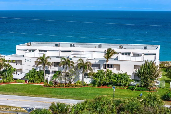 $695,000 | 2207 Atlantic Street, Unit 825, Melbourne Beach, FL 32951