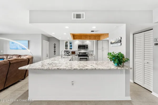 $695,000 | 2207 Atlantic Street, Unit 825, Melbourne Beach, FL 32951