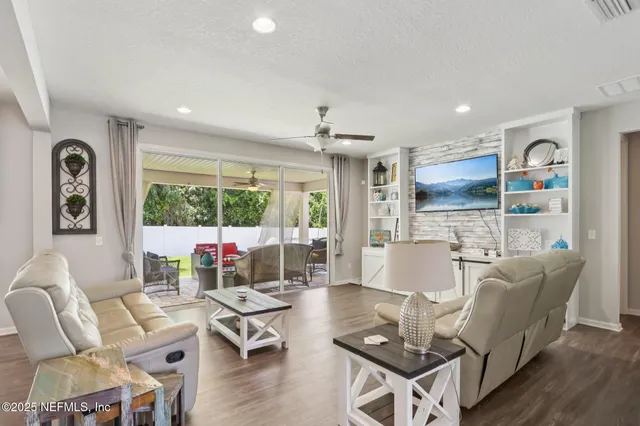 $674,000 | 1919 Silo Oaks Place, Middleburg, FL 32068