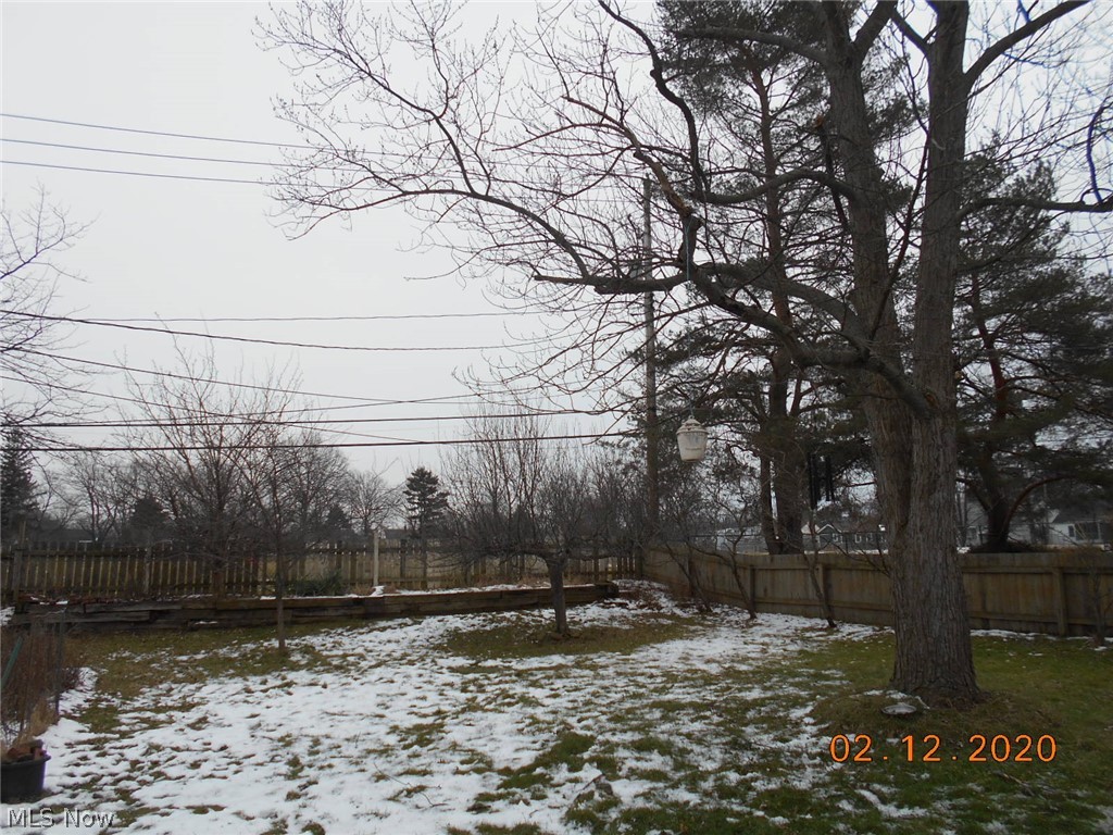943 Learidge Road Cleveland, OH 44124 - Photo 4 of 16