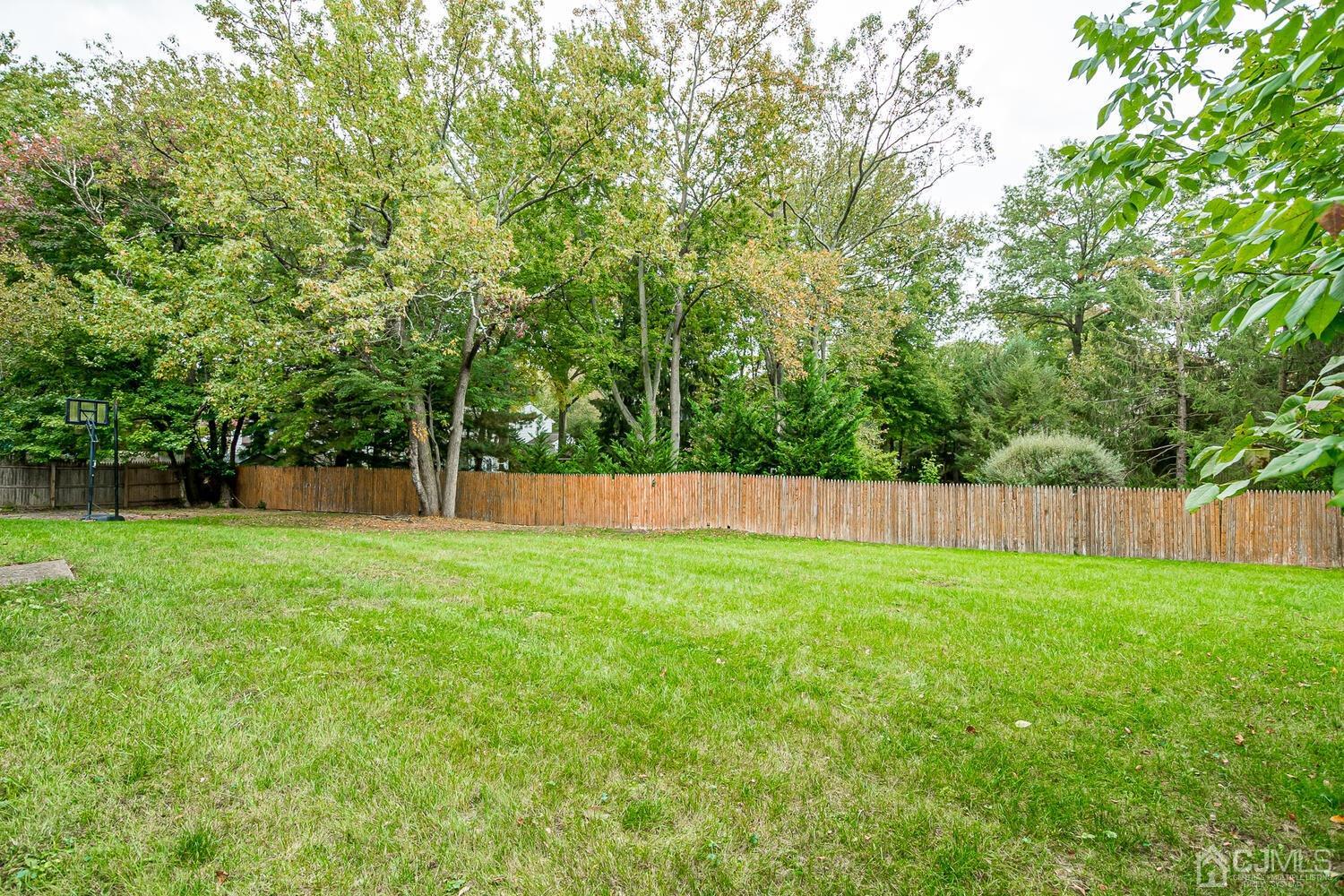 28 Lynnwood Road Edison, NJ 08820 - Photo 8 of 8 a view of a back yard