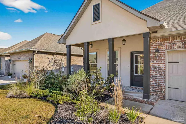 a house view with a outdoor space