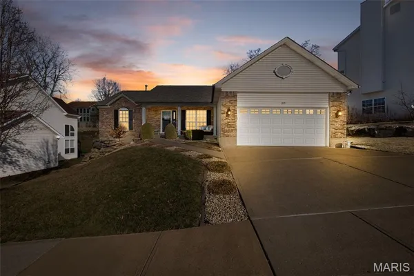 $455,000 | 1375 Mosswoods Drive, Fenton, MO 63026