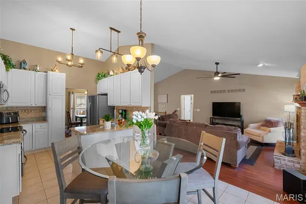 $455,000 | 1375 Mosswoods Drive, Fenton, MO 63026