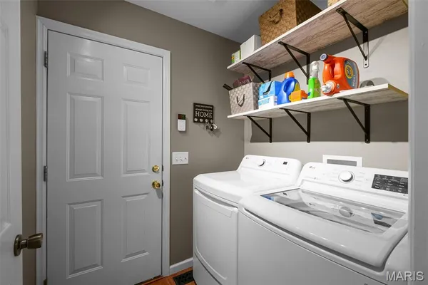 $455,000 | 1375 Mosswoods Drive, Fenton, MO 63026