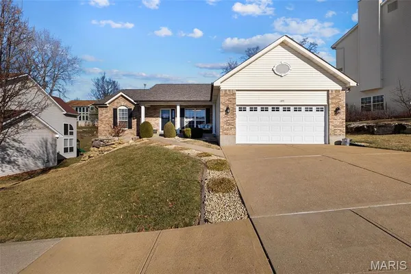 $455,000 | 1375 Mosswoods Drive, Fenton, MO 63026