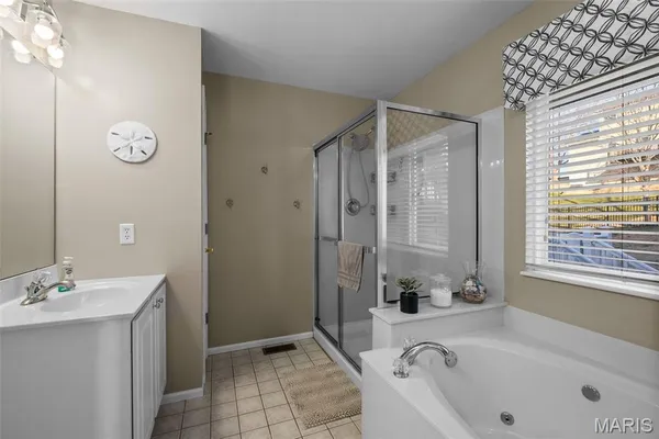 $455,000 | 1375 Mosswoods Drive, Fenton, MO 63026