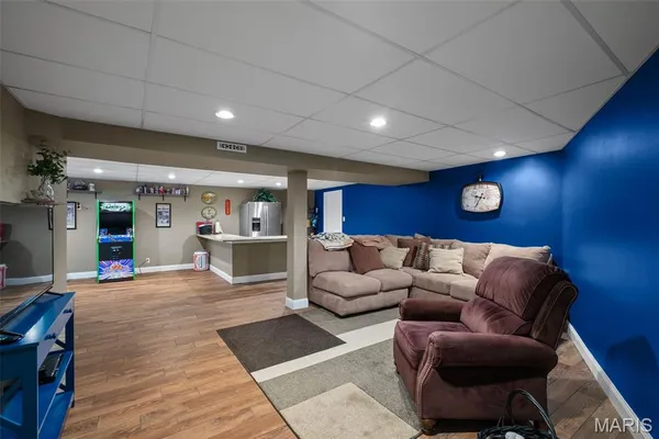 $455,000 | 1375 Mosswoods Drive, Fenton, MO 63026