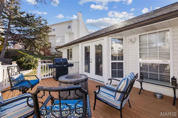 $455,000 | 1375 Mosswoods Drive, Fenton, MO 63026