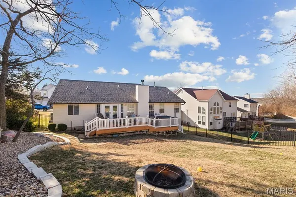 $455,000 | 1375 Mosswoods Drive, Fenton, MO 63026