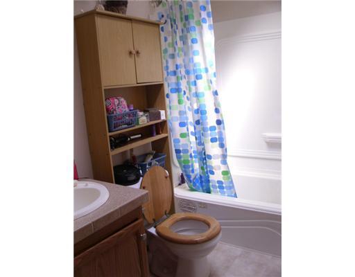 22 Hill Place Road Boothbay, ME 04537 - Photo 12 of 18 Bathroom.