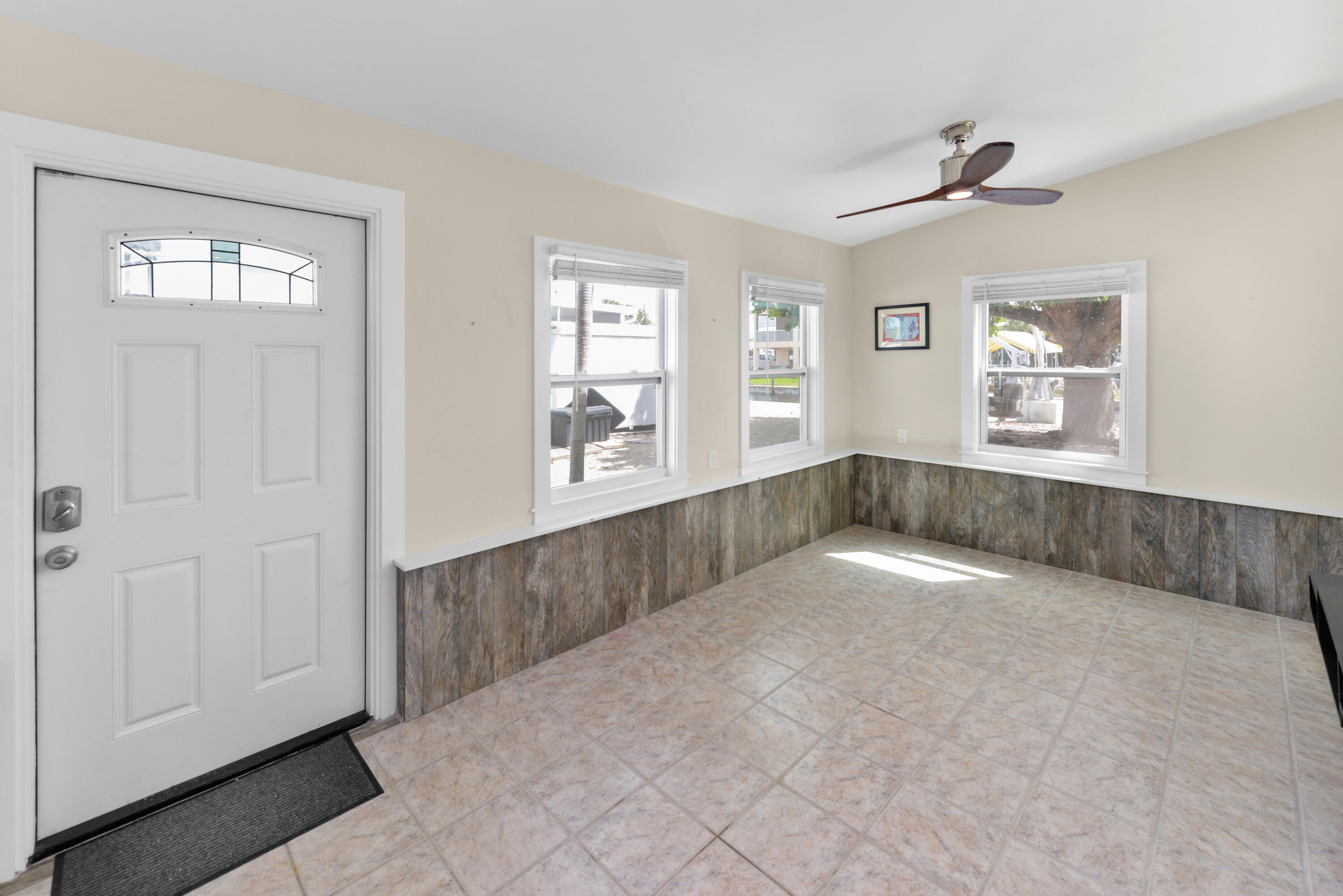 30868 Malaga Lane Big Pine Key, FL 33043 - Photo 8 of 34 an empty room with windows