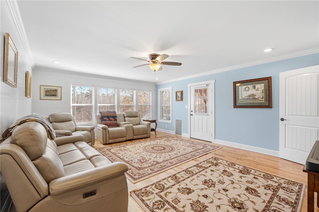 1122 Midway Road Pickens, SC 29671 - Photo 5 of 41