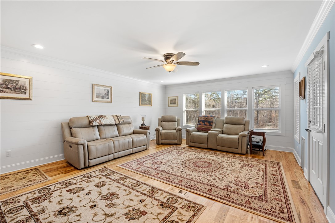 1122 Midway Road Pickens, SC 29671 - Photo 6 of 41