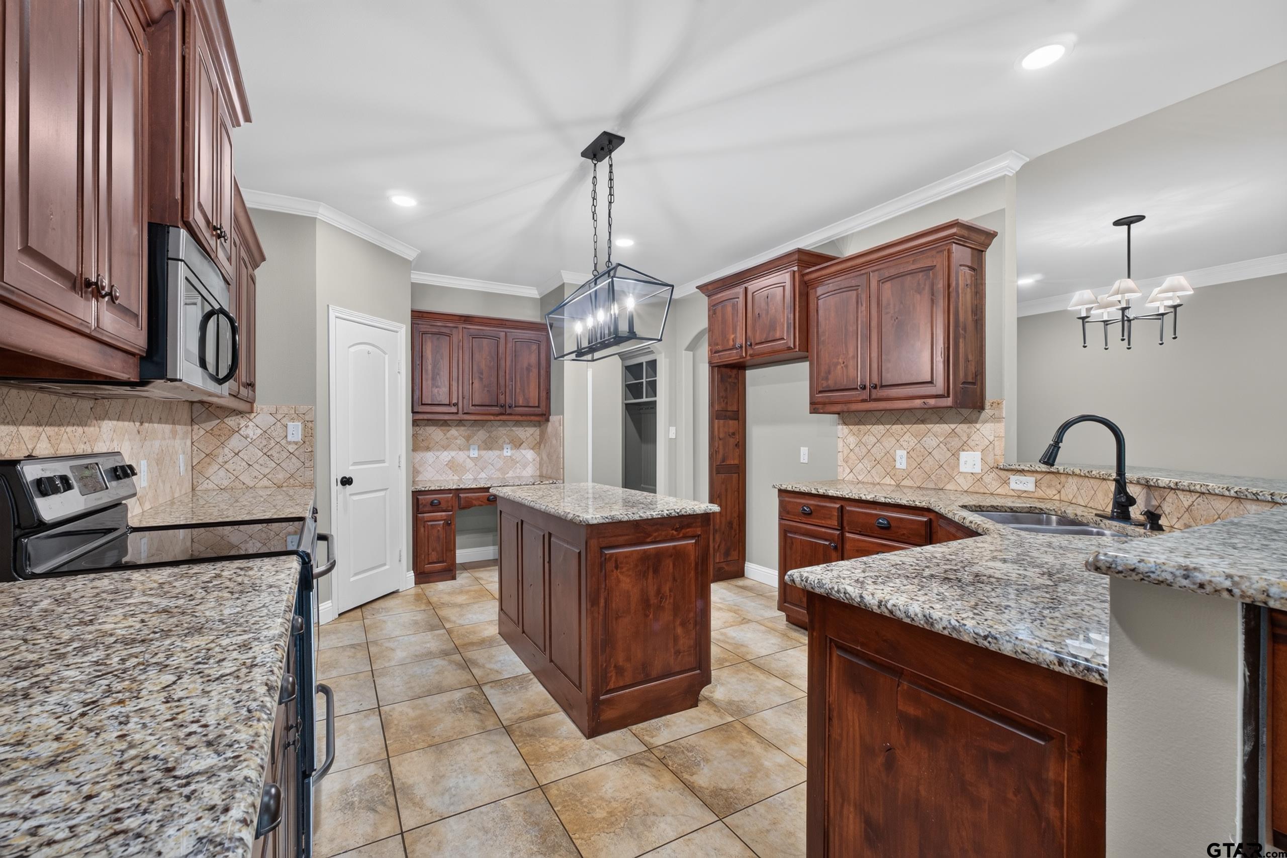 811 Rugby Lane Whitehouse, TX 75791 - Photo 9 of 27