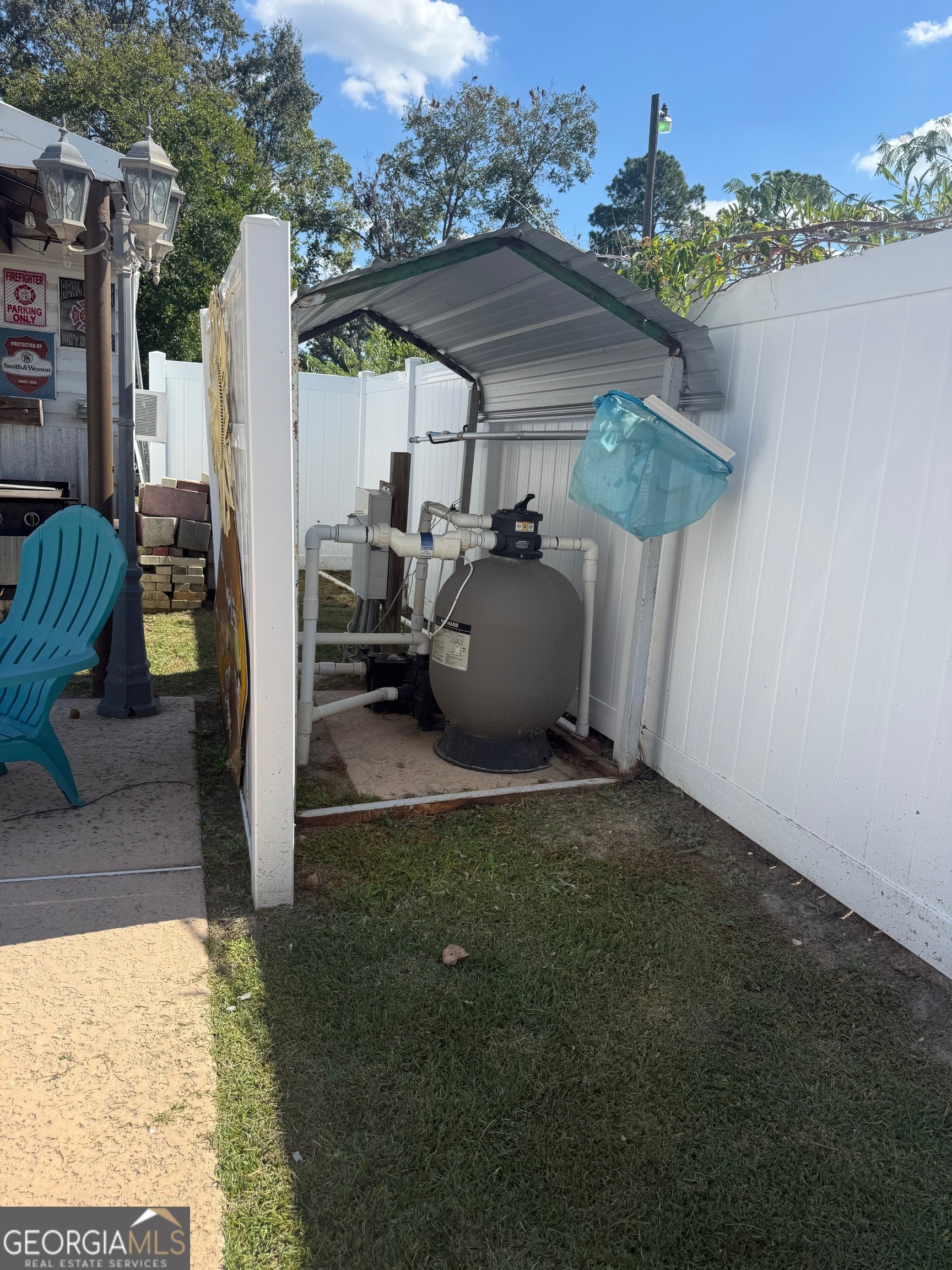 45 Elton Street Hazlehurst, GA 31539 - Photo 10 of 14 a view of outdoor space and deck