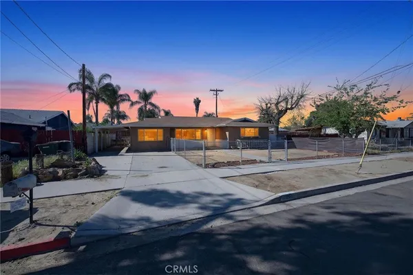 $375,000 | 291 West Whittier Avenue, Hemet, CA 92543