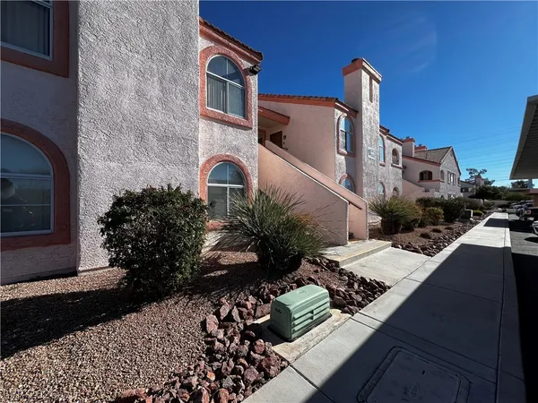 $1,550 | 7570 West Flamingo Road, Unit 151, Las Vegas, NV 89147