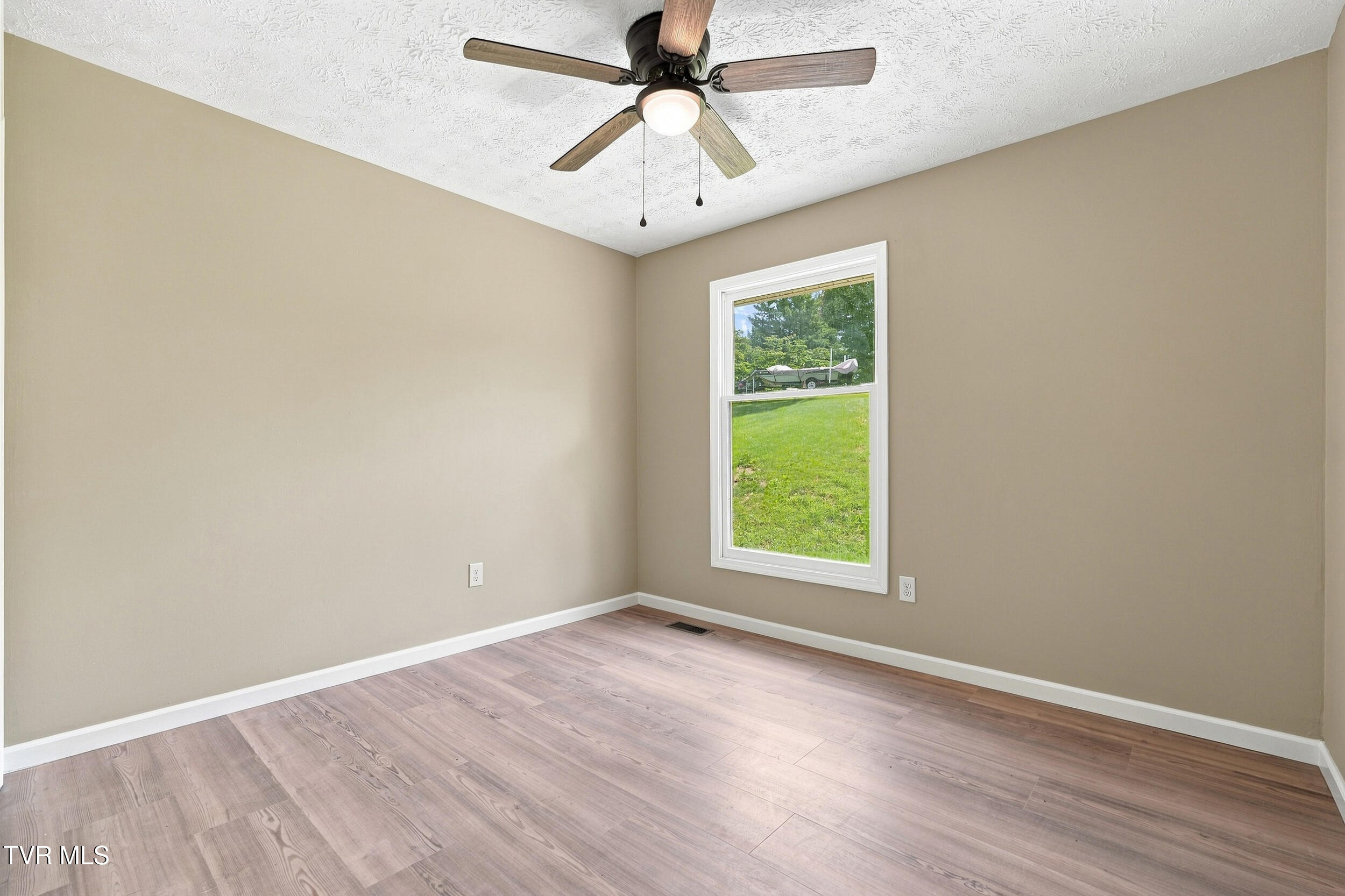 436 Merman Road Kingsport, TN 37663 - Photo 16 of 47 16_436 merman rd-18