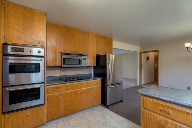 $699,900 | 39321 141st Avenue, Montgomery, MN 56069