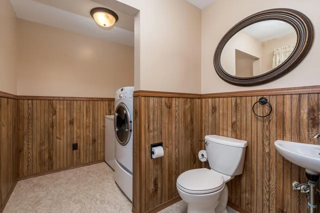 $699,900 | 39321 141st Avenue, Montgomery, MN 56069