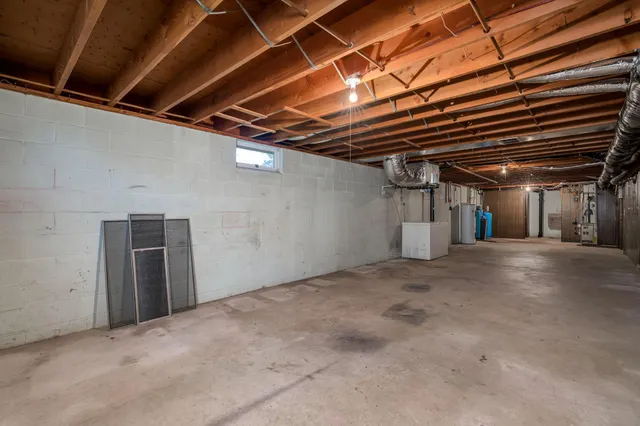 $699,900 | 39321 141st Avenue, Montgomery, MN 56069