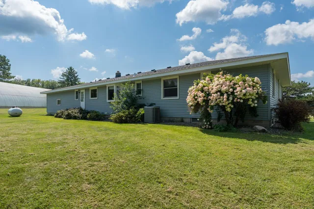 $699,900 | 39321 141st Avenue, Montgomery, MN 56069