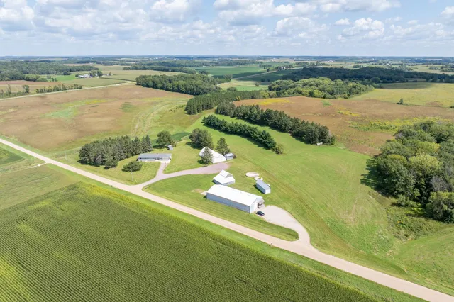 $699,900 | 39321 141st Avenue, Montgomery, MN 56069