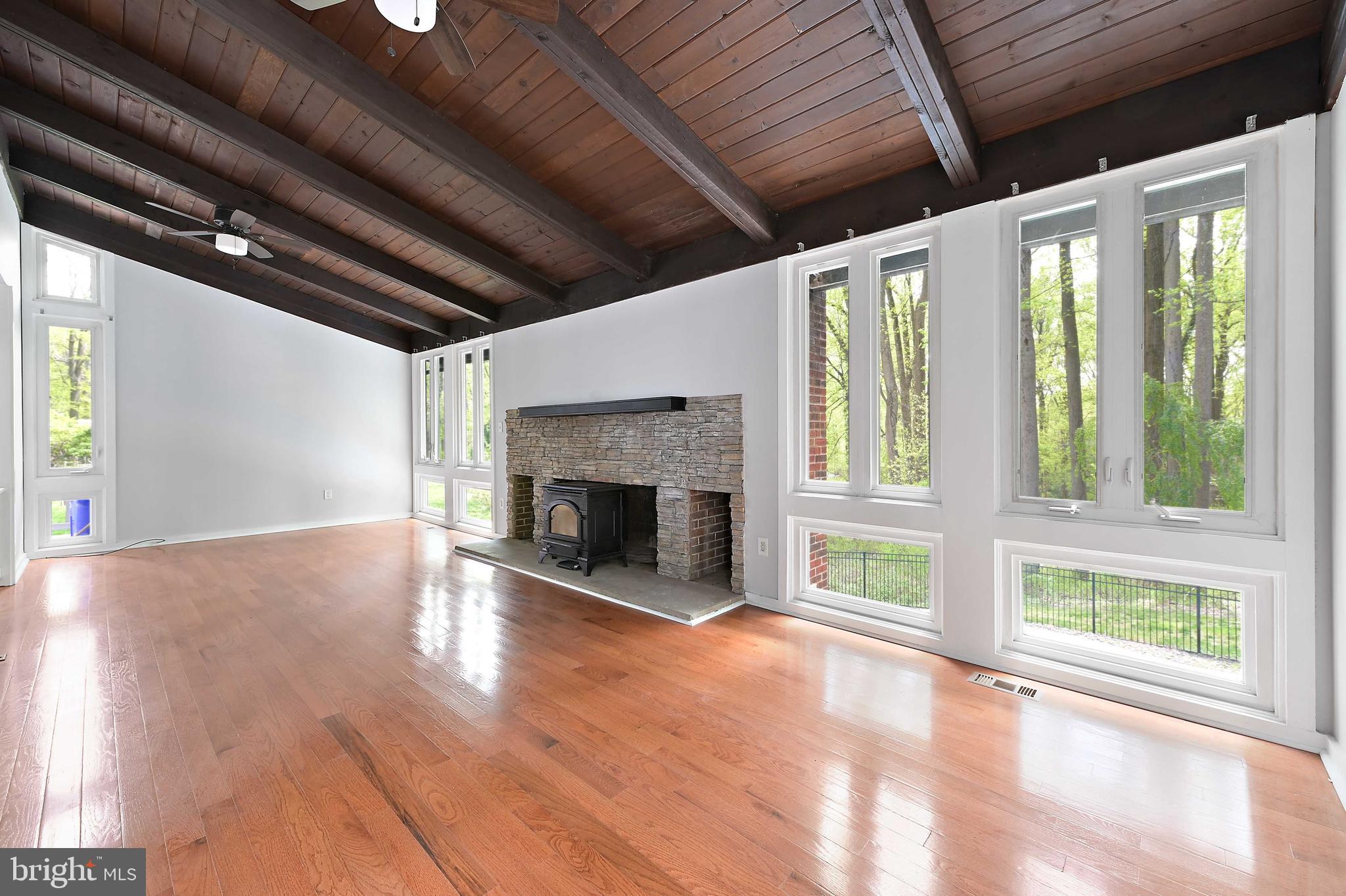 4621 Dustin Road Burtonsville, MD 20866 - Photo 21 of 52 Main Level Family Room